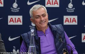 Mourinho kommt mit Fächerverkehr